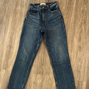 Abercrombie Curve Love Ultra High Rise 90s Straight Jeans